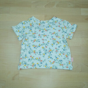 Baby t-shirts in maat 56 en 62 van bloemtjes rekbare stof te koop