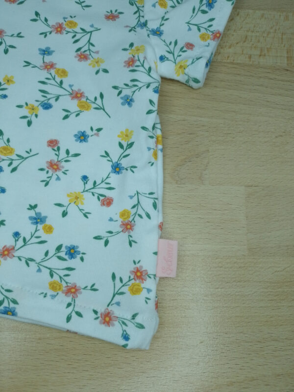 Baby bloemetjes t-shirt maat 56 en 62 te koop